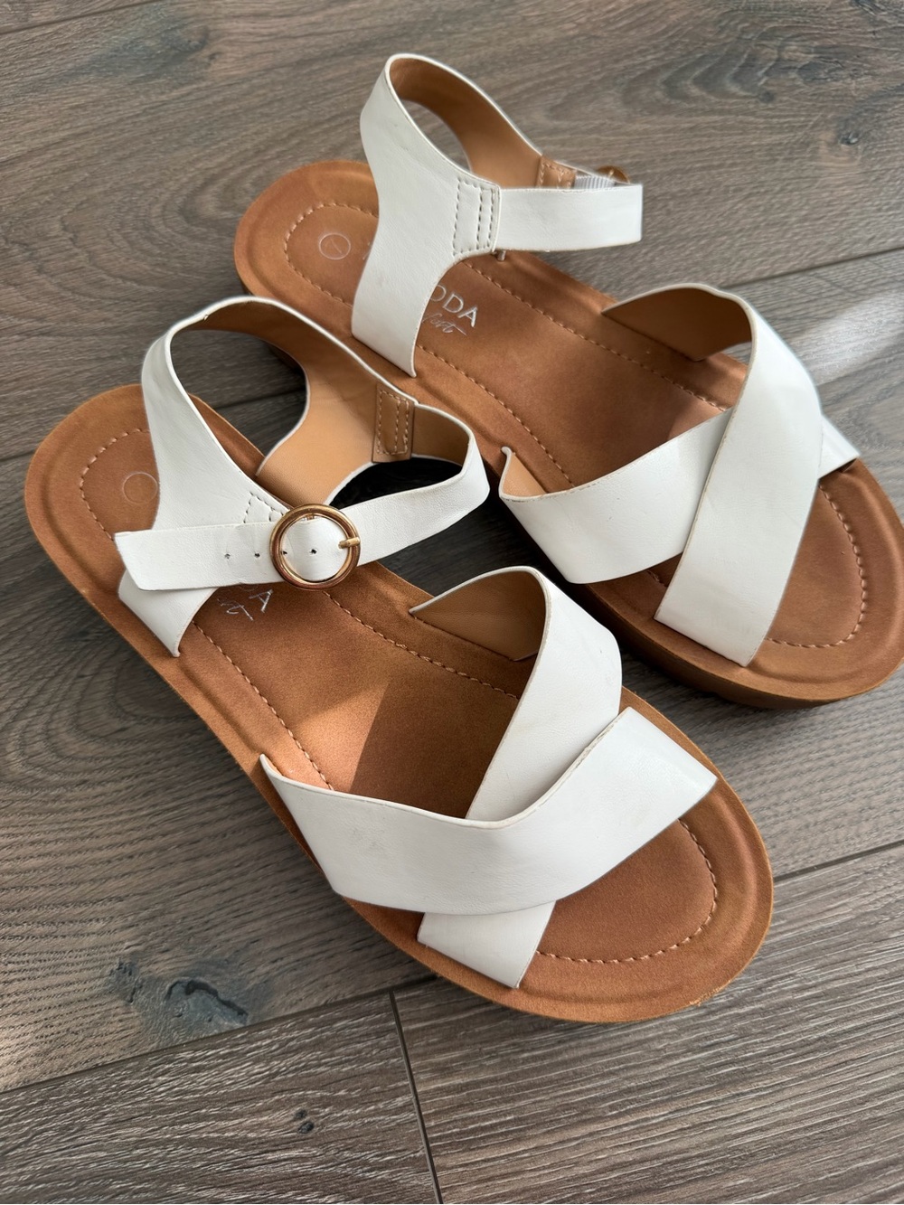 TOP Moda White Crisscross Ankle-Strap Sandals size 7 women’s sandals - Picture 3 of 5